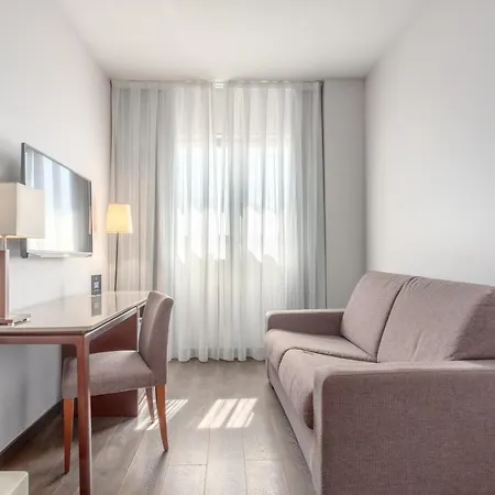 Отель Eurostars 4*